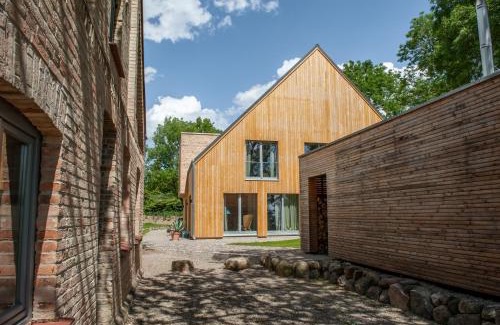 Pluschow Apartment | Experience Comfort at FELDGANG: Pet-Friendly Guesthouse