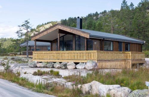 Nissedal House | Felehovet Nord 99: Family and Pet Friendly Retreat