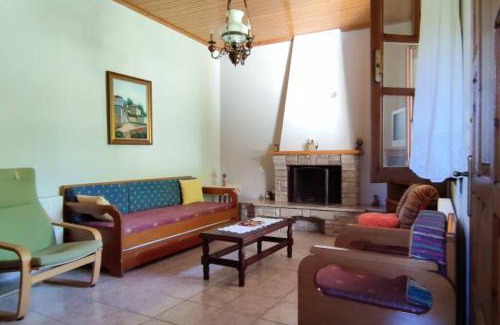 Argalasti House | Cozy Feli's Country House: Family-Friendly Retreat Awaits