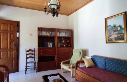 Argalasti House | Cozy Feli's Country House: Family-Friendly Retreat Awaits