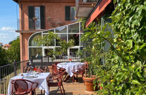 Monforte d'Alba Hotel | Historic Stay at Felicin - Ristorante Albergo with Pool