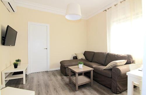 Navas Apartment | Peaceful FELIP II Apartments: Ideal for Families