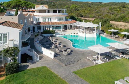 Conca Verde Hotel | Elegant La Coluccia: 5-Star Retreat with Oceanfront Bliss