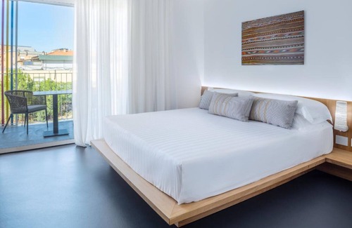 Olbia Hotel | Elegant Hotel Felix Olbia with Spa and Pool Access
