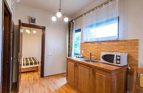 Prajila Hotel | Felix Pension: Guest Rated 10/10 with Pool & Spa Amenities