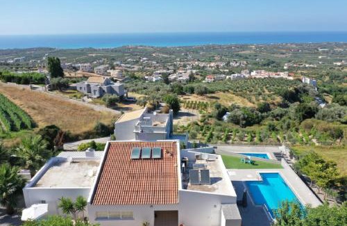 Adele Villa | Felix Villa: Spectacular Views & Heated Pool Oasis