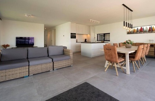 Kamperland Villa | Premium Felixkade 5 Villa with Pool & Lake View Amenities