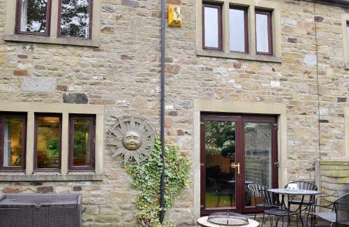 Kettlewell House | Fell View: Family & Pet-Friendly Retreat with 9.8 Rating