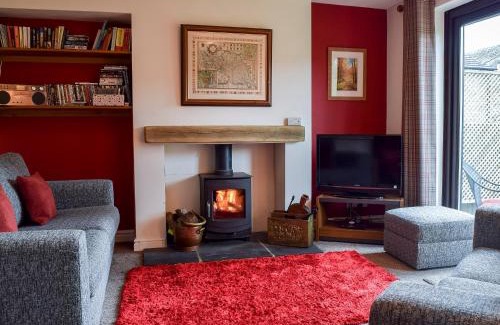 Kettlewell House | Fell View: Family & Pet-Friendly Retreat with 9.8 Rating