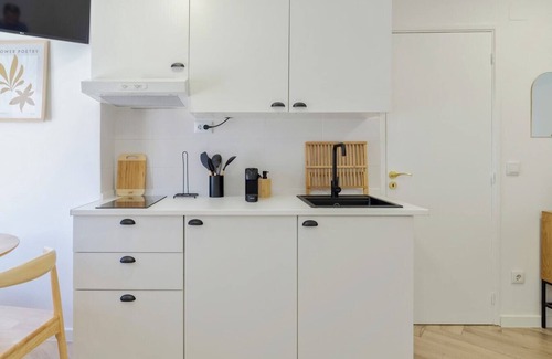 Setubal Apartment | Discover Felp Santa Maria 1: Ideal Stay with Kitchen Amenities
