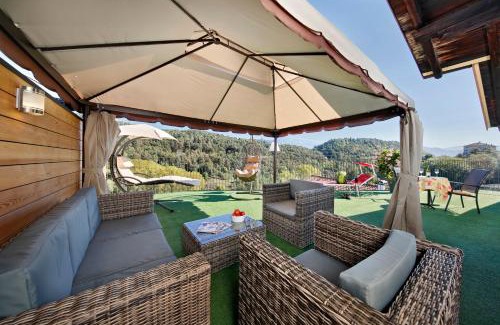Tesimo House | Felsenegg: Oceanfront Retreat with Pet-Friendly Options