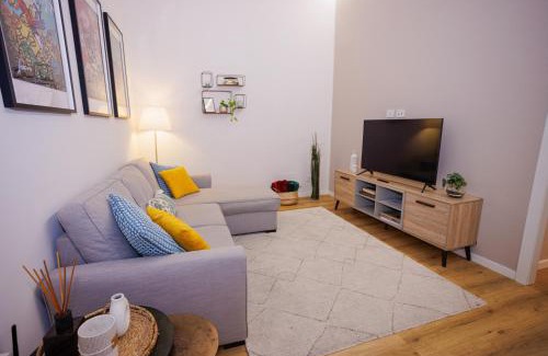Old Town Apartment | Feltrinelli Suite: Guest Rated 9.6 with Family & Pet Perks