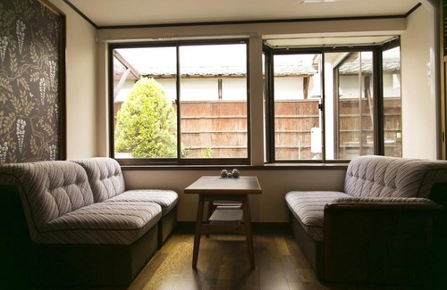 Tondabayashi House | Women-Only Retreat: Tomari-ya with 9.1/10 Rating