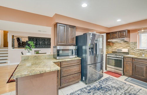 Des Plaines House | Family-Friendly Des Plaines Retreat with Private Backyard