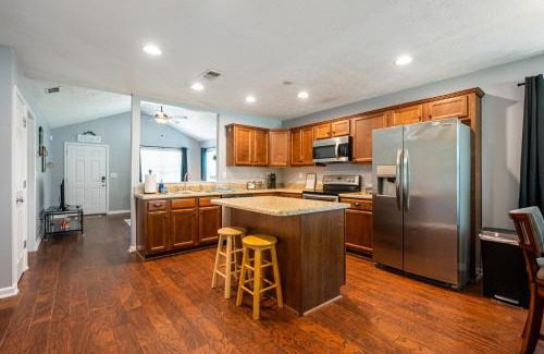 Emerson House | Cozy Retreat with Fenced Backyard, Steps to Lakepoint Sports