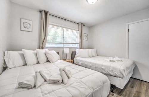 Parkway Village House | Pet-Friendly Parkway Village Pad with Fenced Yard Awaits