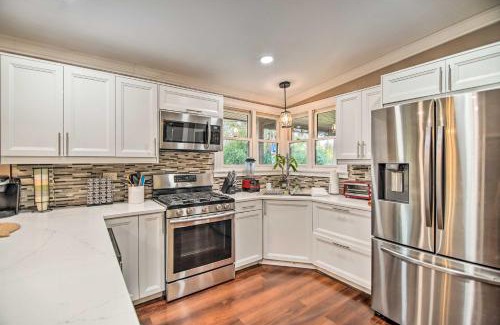 Fox River Grove House | Stylish Fox River Grove Home with Ideal Location & Amenities