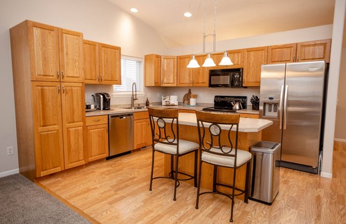 Fargo House | Comfortable Retreat in Heart of S Fargo - Family & Pet Friendly