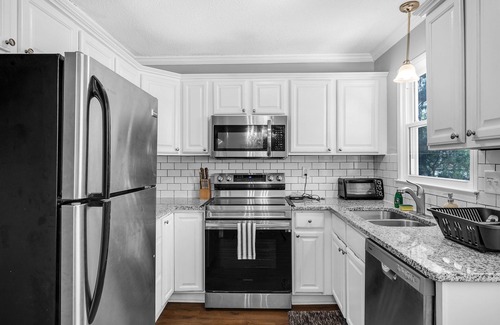 North Raleigh House | Explore Nearby Greenway Trails, Dining & Shops