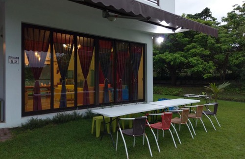 Shoufeng House | Family-Friendly Homestay with Kitchen Amenities