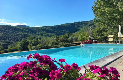 Pieve di Chio Villa | Discover Fenice Villa: Private Pool & Scenic Getaway