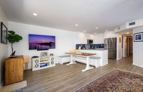 Cedar Key Condo | Elegant Old Fenimore Mill 1C with Pool and Gulf Views