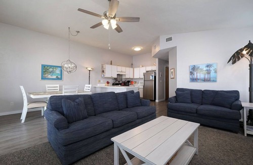 Cedar Key Condo | Gulffront Getaway: Pool, Hot Tub & Pet-Friendly Comfort!