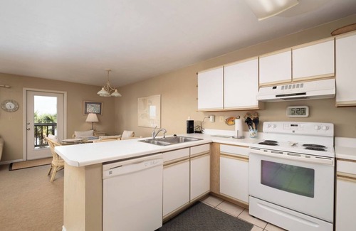 Cedar Key Condo | Beachfront Escape at Fenimore Mill 5C with Pool & Hot Tub