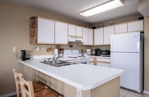 Cedar Key Condo | Beachfront Escape at Fenimore Mill 5C with Pool & Hot Tub