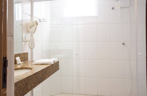 Bom Retiro Hotel | Convenient Stay at Fenix Bom Retiro with Spa & Breakfast