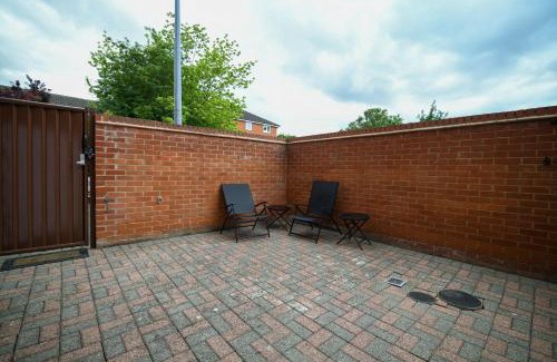 Cherry Hinton Apartment | Discover Fennec Apartments with Pool Access and Great Reviews