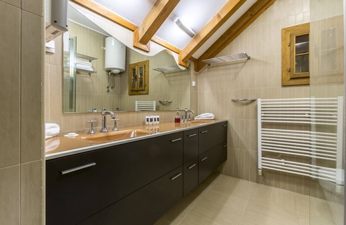 Seliste Hotel | Discover Fenomen Plitvice: 4-Star Retreat with Spa & Dining