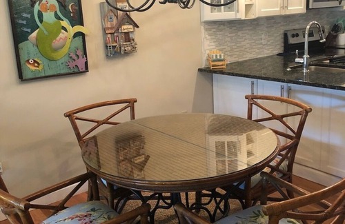 Fenwick Island Condo | Beach Block Condo in Fenwick Island with Pool & Ocean View