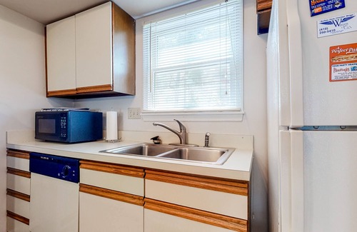 Fenwick Island House | Fenwick Island home with beach access, pool, central AC & private washer/dryer