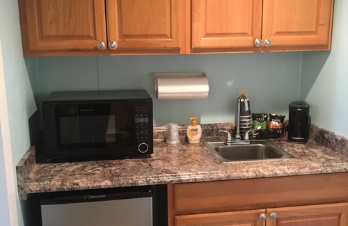 Fenwick Island Hotel | Family-Friendly Fenwick Islander Motel with Pool & Dining