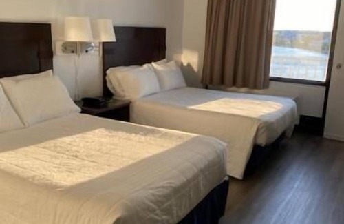 Fenwick Island Hotel | Family-Friendly Fenwick Islander Motel with Pool & Dining