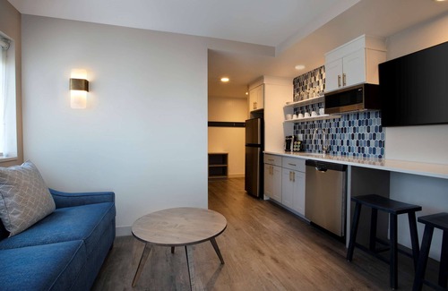Fenwick Island Hotel | Relax at Fenwick Shores, Tapestry Collection by Hilton