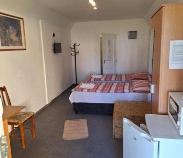 Zsorifurdo Bed & Breakfast | Family-Friendly Fenyő Panzió with Pet and Kitchen Amenities