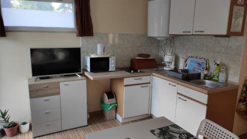 Szalkszentmarton Apartment | Pet-Friendly Fenyves-lak with 9.4/10 Guest Rating