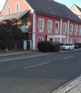 Altendorf Apartment | Explore Ferienwohnung Murtal: Pet-Friendly Retreat Awaits
