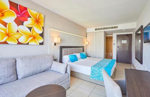 Sant Jordi de Ses Salines Hotel | Experience FERGUS Style Bahamas: Oceanfront Bliss Awaits