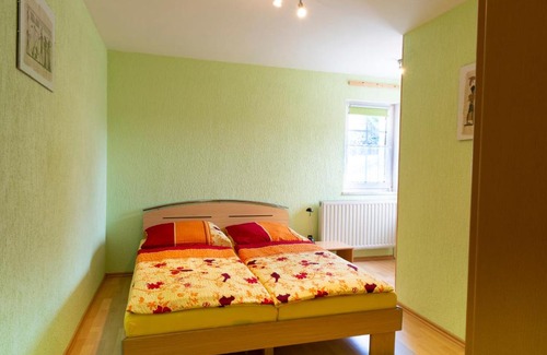 Lauscha Apartment | Delightful Ferienhaus Rennsteig Huhn in Lauscha