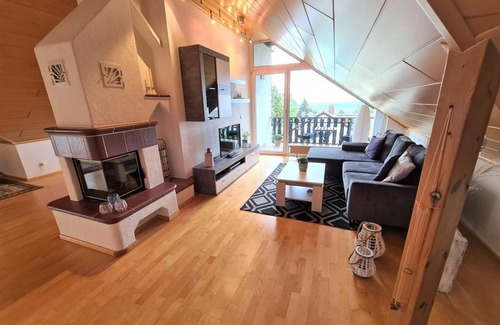 Neustadt-Gimmeldingen Apartment | Guest Rated 10/10: Ferienwohnung Pfalzblick with Terrace
