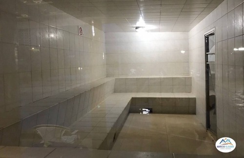 J Jeriquara Apartment | Pet-Friendly Getaway with Bathtub Accommodating Up to 7