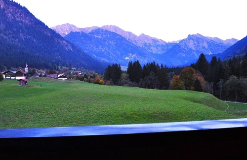 Hinterstein Apartment | Cozy 1-Bedroom Apartment with Balcony at Haus Alpenglühn