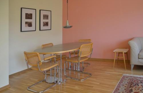 Wachenheim an der Weinstrasse Apartment | Family-Friendly Ferienwohnung Unter dem Schwalbennest Awaits
