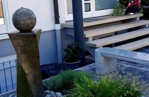 Wachenheim an der Weinstrasse Apartment | Relax at Ferienwohnung Weiß Wachtenburg - Family Friendly Stay