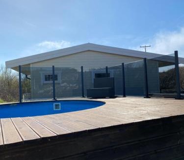 Dyrvik House | Scenic Sjøutsikt Retreat: Child-Friendly & Highly Rated