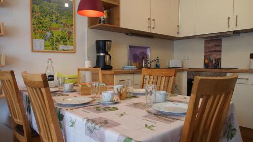 Bad Wilhelmshoehe Apartment | Experience Comfort at Ferien am Bergpark - Kassel