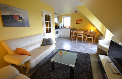 Dassow Apartment | Experience Seaside Bliss at Albatros: Pool, Spa & More